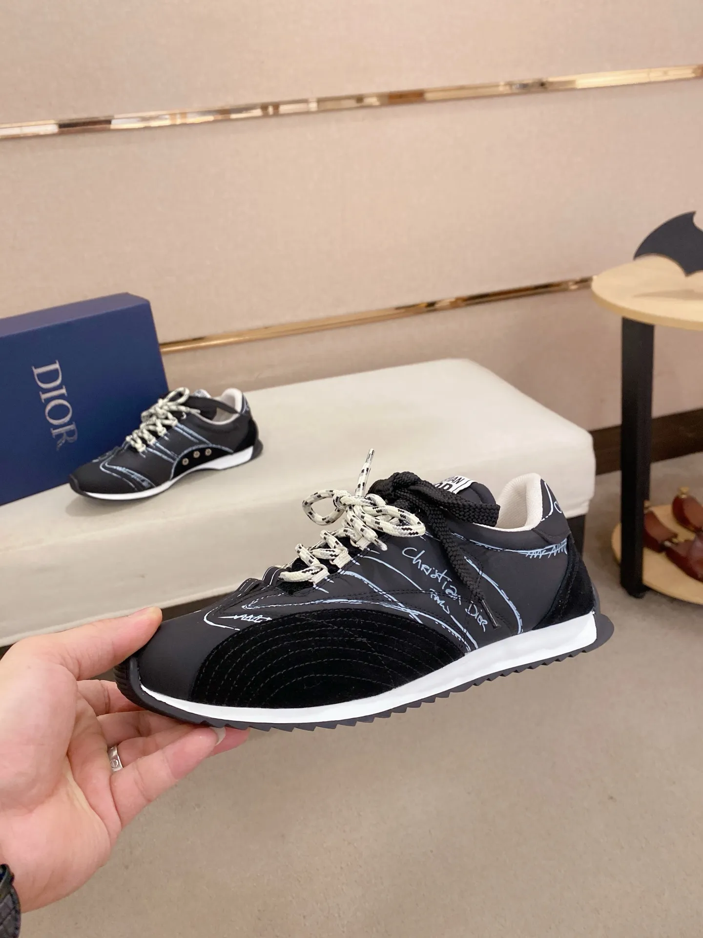 Men's shoes💰: 500💰Couple style💏 [Dior·Dior] New casual sports style men's shoes, new spring and summer design, perfect workmanship, lace-up lazy style to create wardrobe quality, upper: imported first-layer cowhide, mesh breathable lining soft and comfortable, ultra-light TPU wear-resistant outsole, simple, versatile fashion men's shoes, excellent color code number 35--44. (45,46 customized items are not returnable or exchangeable)